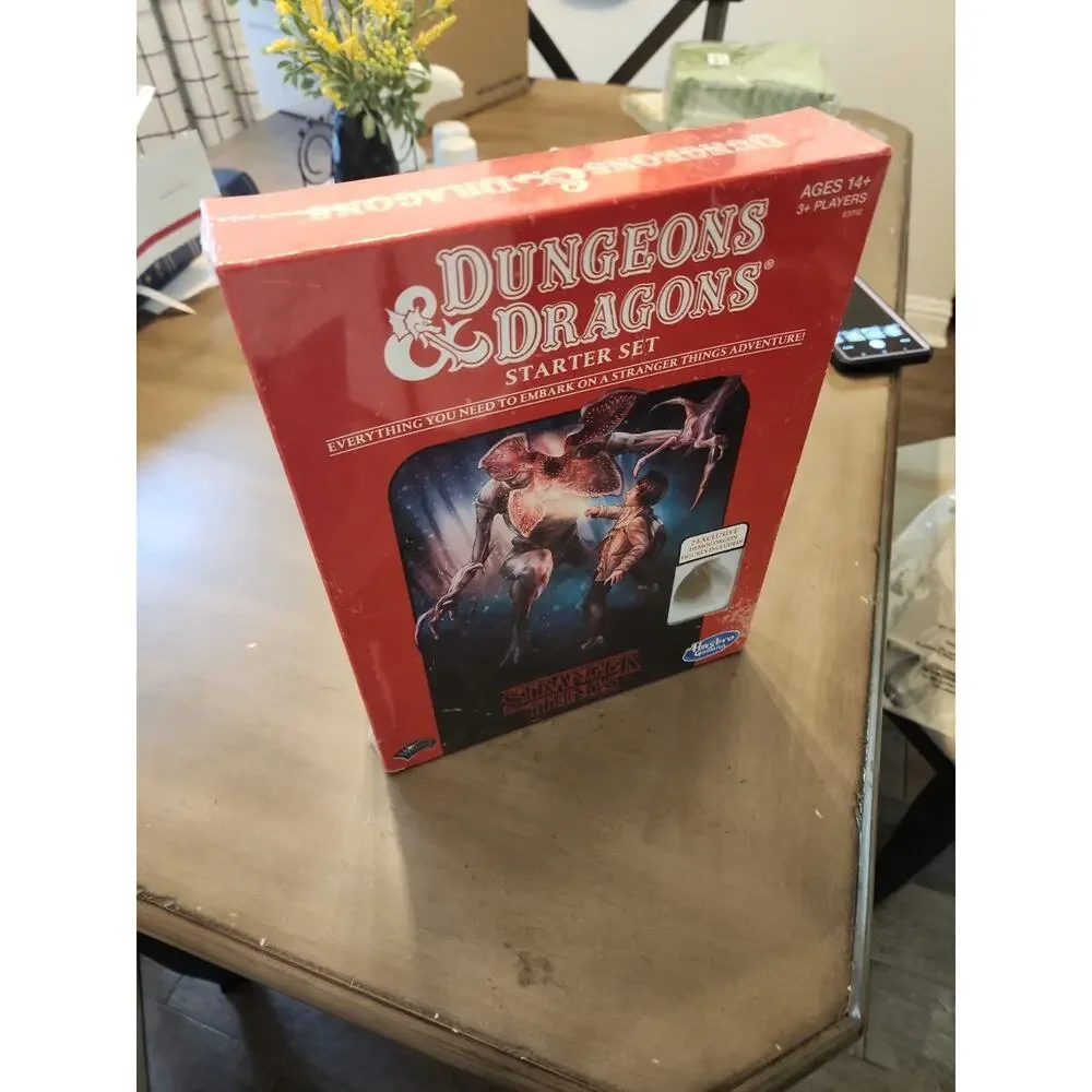 Hasbro: Stranger Things Dungeons & Dragons Starter Set (Unused/Sealed)